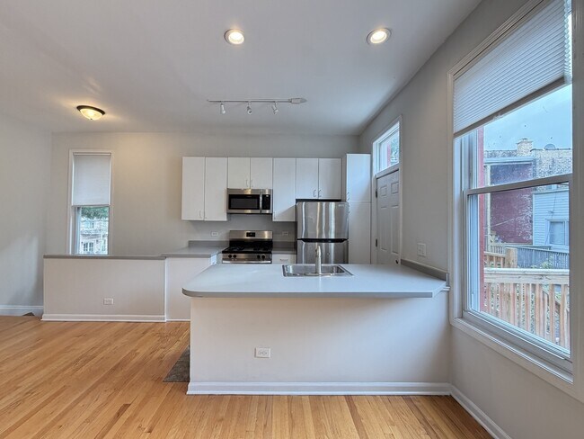 Foto del edificio - 1129 N Winchester Ave