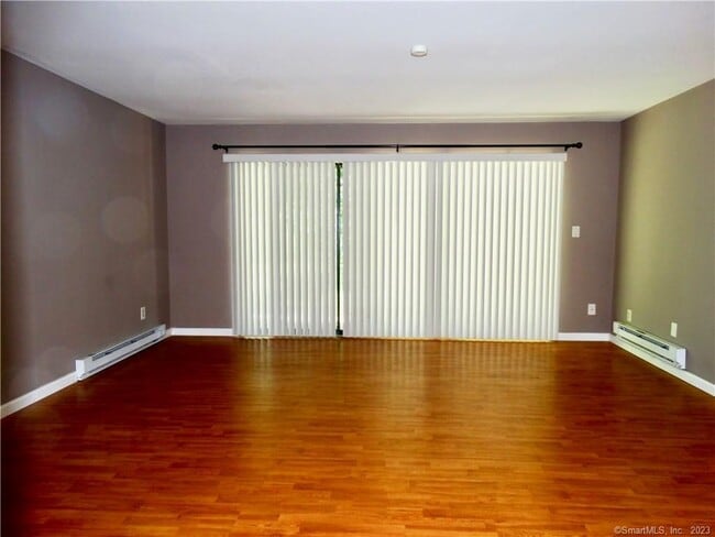 Foto del edificio - 155 Candlewood Dr