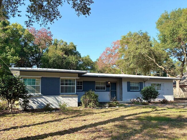 Foto del edificio - $200.00 Off The First Month's Rent!