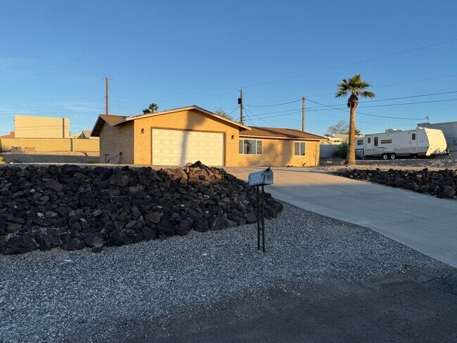 Building Photo - Long term - unfurnished - Recently remodeled