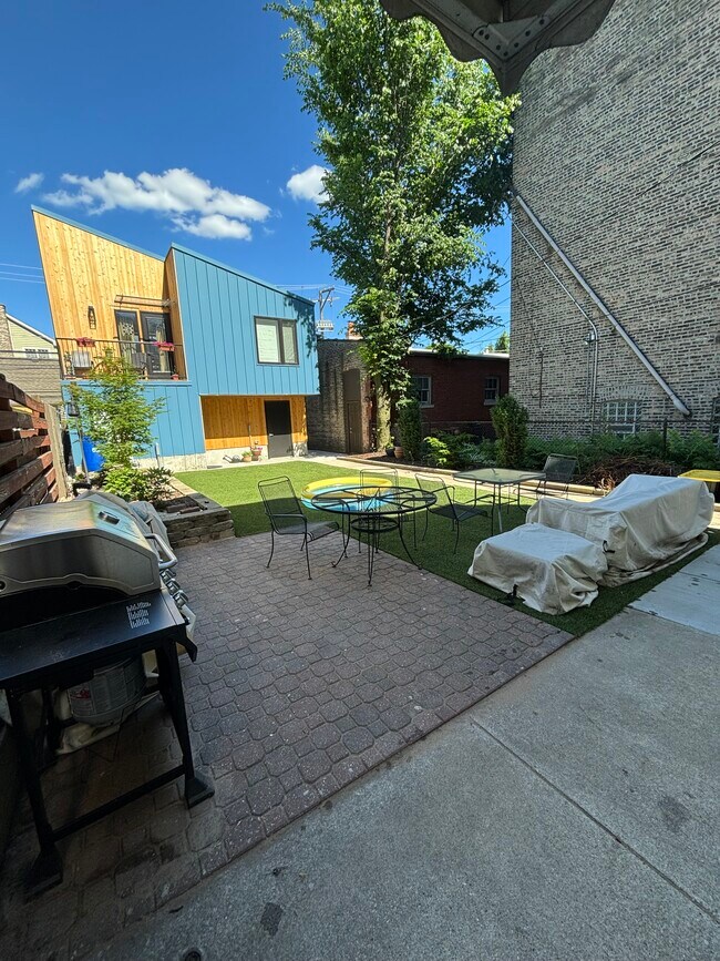 Foto del edificio - 4113 N Ashland Ave