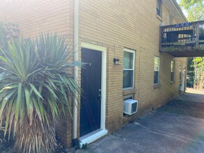 Building Photo - 812 Bradley St