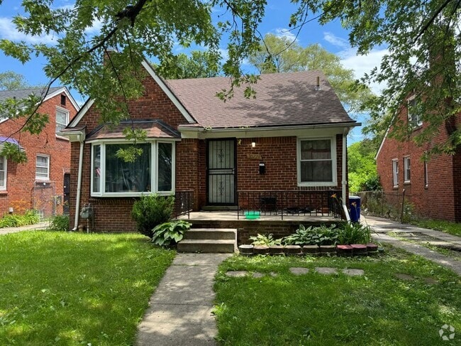 Building Photo - 20228 Fairport St