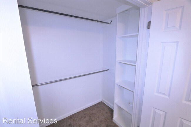Building Photo - 3 br, 1 bath House - 219 W. 18th Street