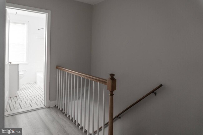 Building Photo - 3620 Ravenwood Ave