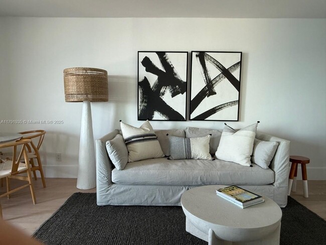 Building Photo - 4301 Collins Ave