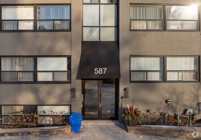 Entrance - 587 Avenue Rd