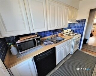 Foto del edificio - 236 Glenbrook Rd