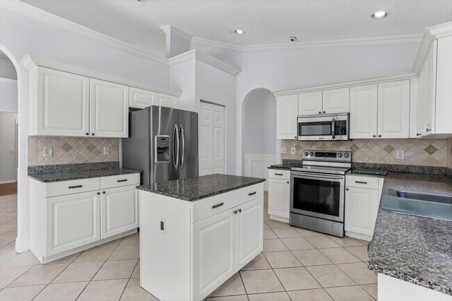 Foto del edificio - 7607 Colony Lake Dr