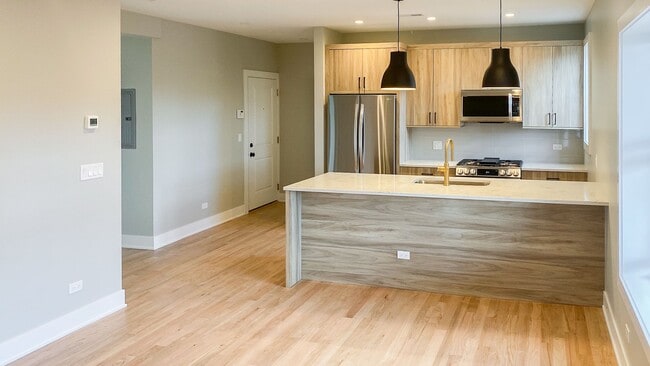 Building Photo - 2535 N Campbell Ave