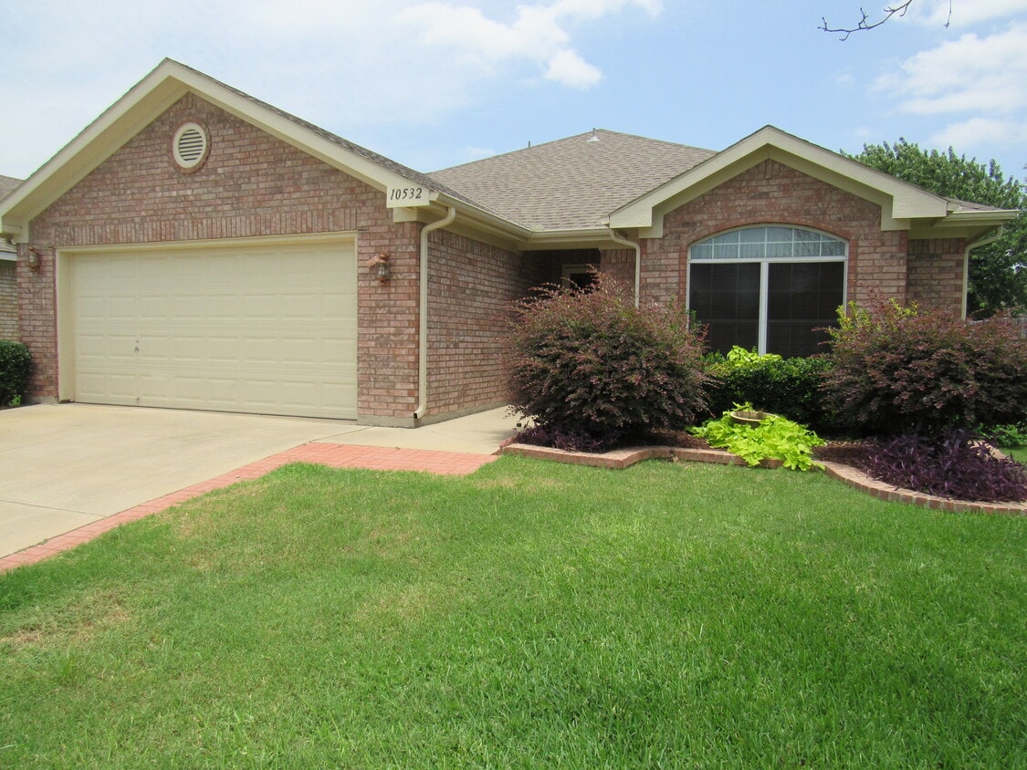 Foto principal - 10532 Braewood Dr