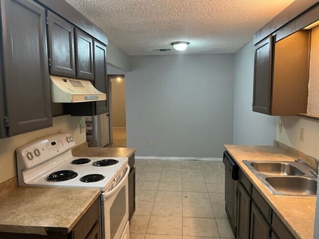 Foto del edificio - 1712 San Rafael St