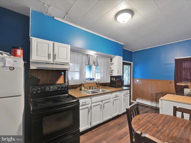 Building Photo - 211 Lincoln Ave