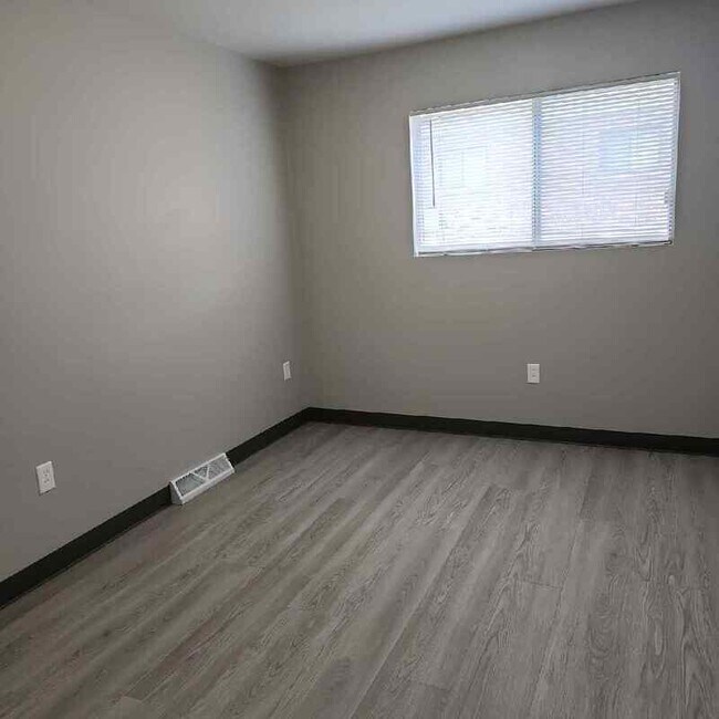 Foto del edificio - 348 E Marquette St