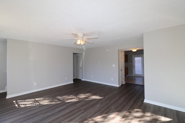 Building Photo - 633 Miles Rd