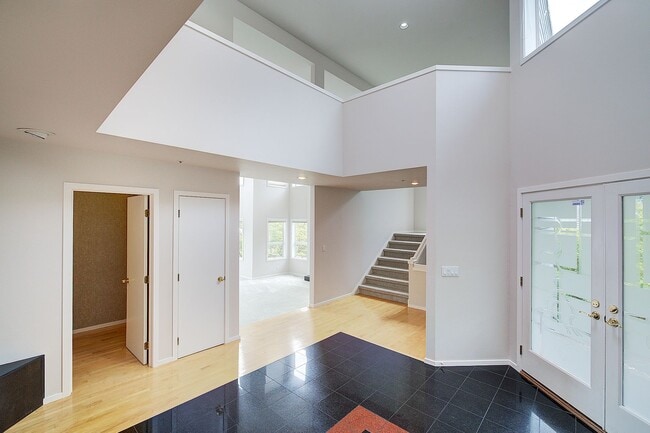 Building Photo - 4bd/3.5ba Mercer Island Home