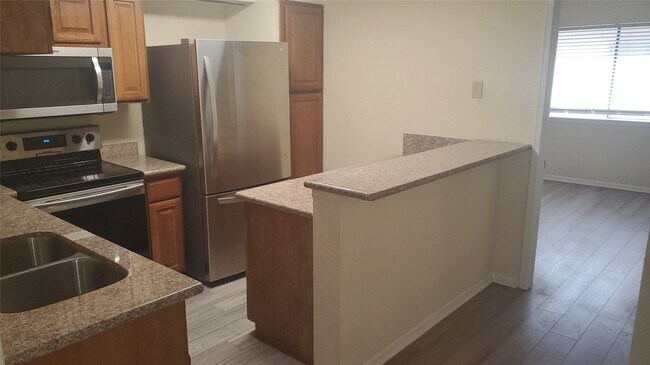 Foto del edificio - 2425 Holly Hall St