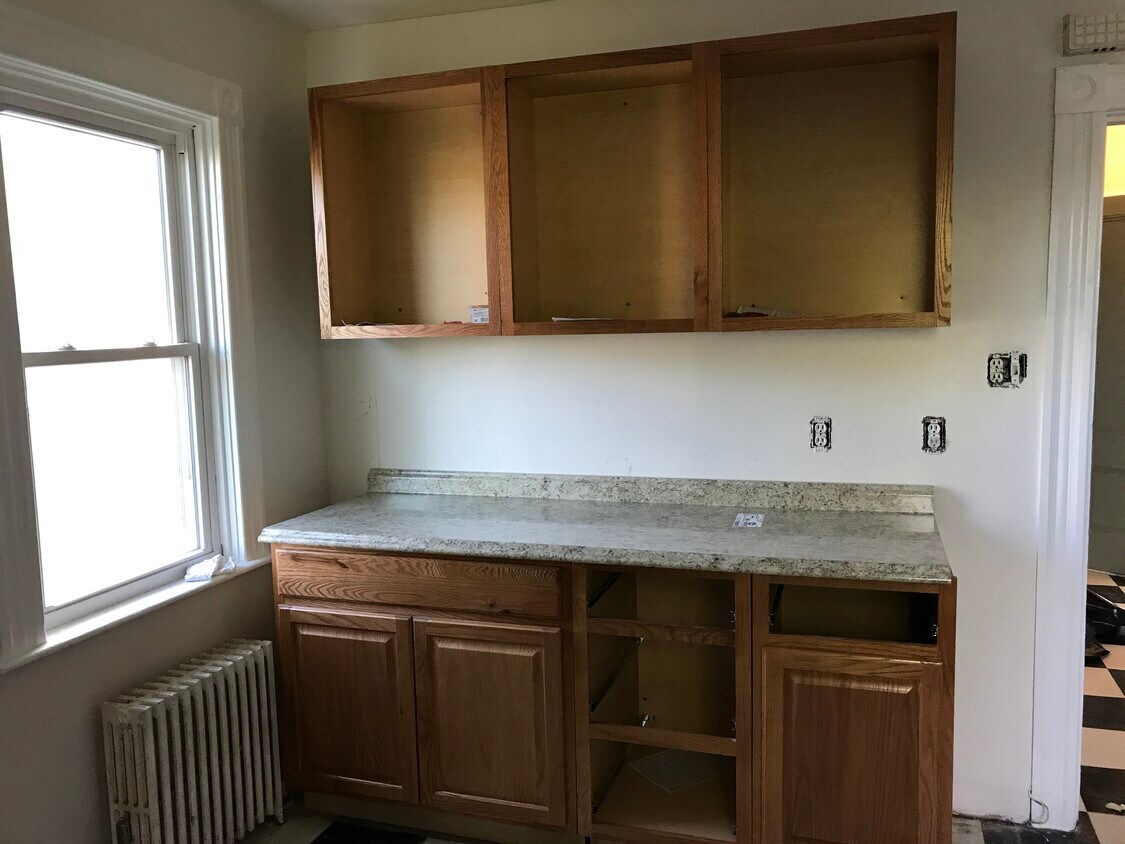 464 Laurel Hill Ave Unit Flr 2, Cranston, RI 02920 464 Laurel Hill