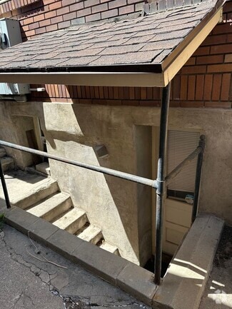 Building Photo - 340 S University St