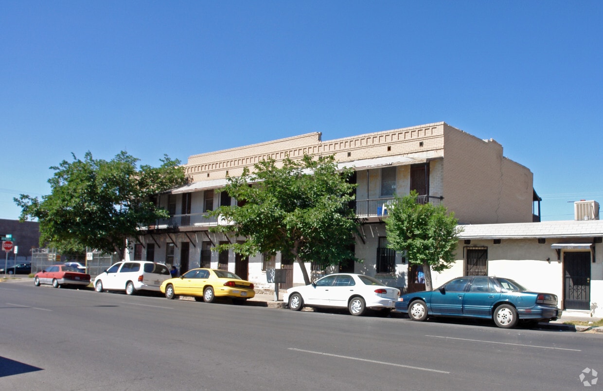 811815 S Kansas St, El Paso, TX 79901 Apartments in El Paso, TX