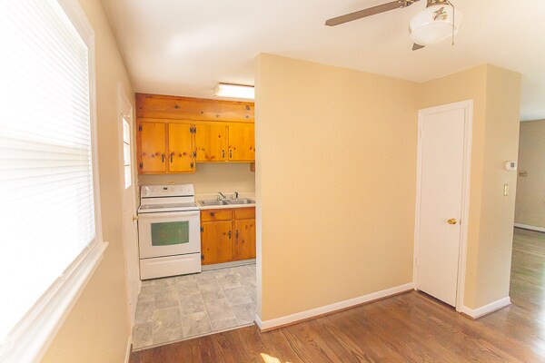 Foto del edificio - 2434 Brandon Ave SW