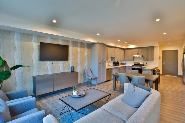 Foto del edificio - 1155 W 36th Pl