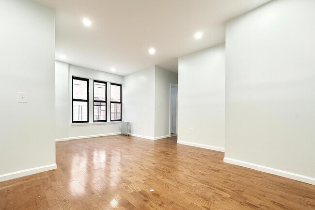 Foto del edificio - 518 W 204th St