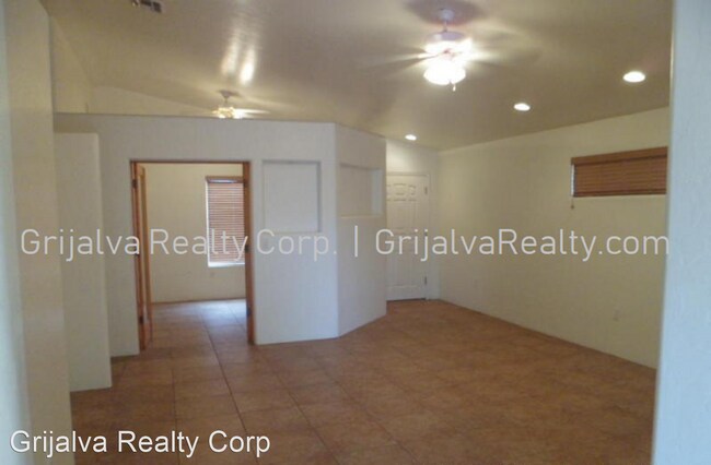 Building Photo - 2 br, 2 bath House - 2366 W Silver River Way