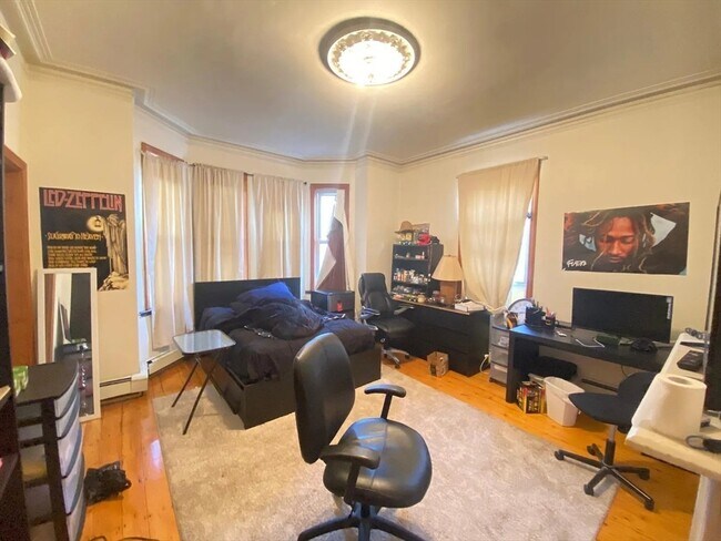 Foto del edificio - 1582 Tremont St