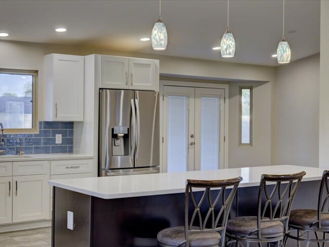 Building Photo - PROMO $500.00 OFF FIRST FULL MONTH'S RENT!