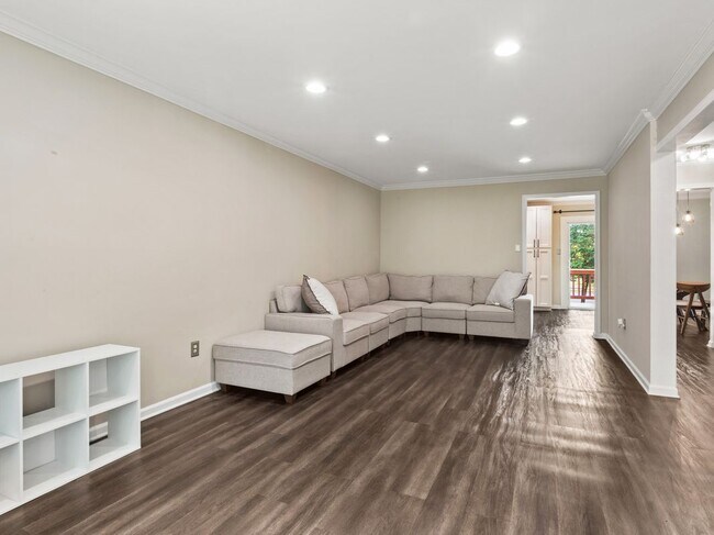 Building Photo - 1488 Orleans Ct