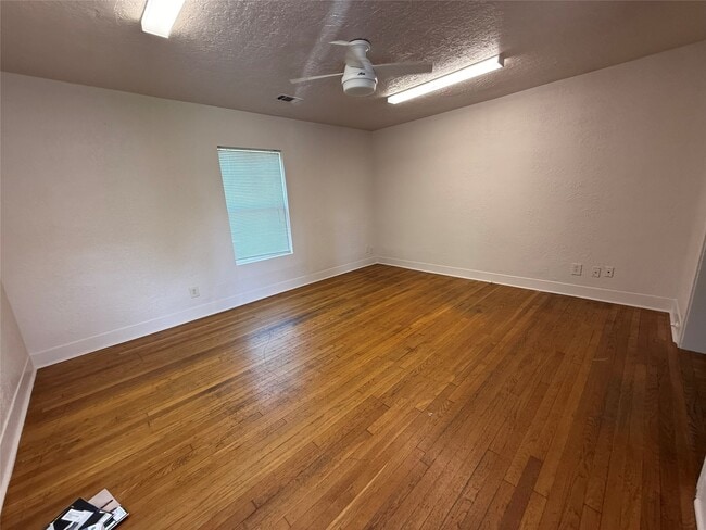 Building Photo - 6946 Moss Rose St