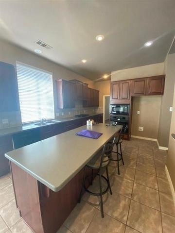 Building Photo - 2633 Deer Hollow Dr