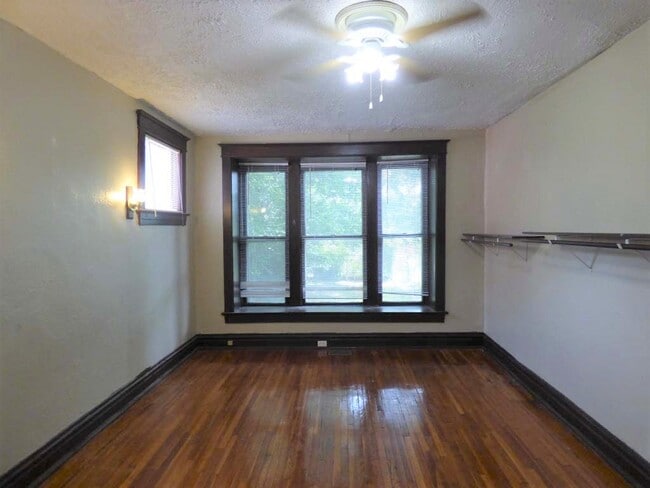 Building Photo - 3952 De Tonty St