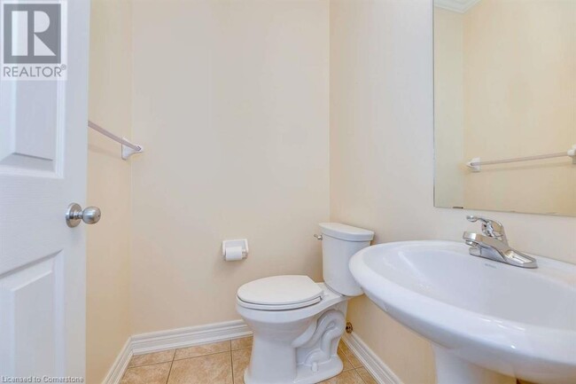 Building Photo - 2045 Rochester Cir
