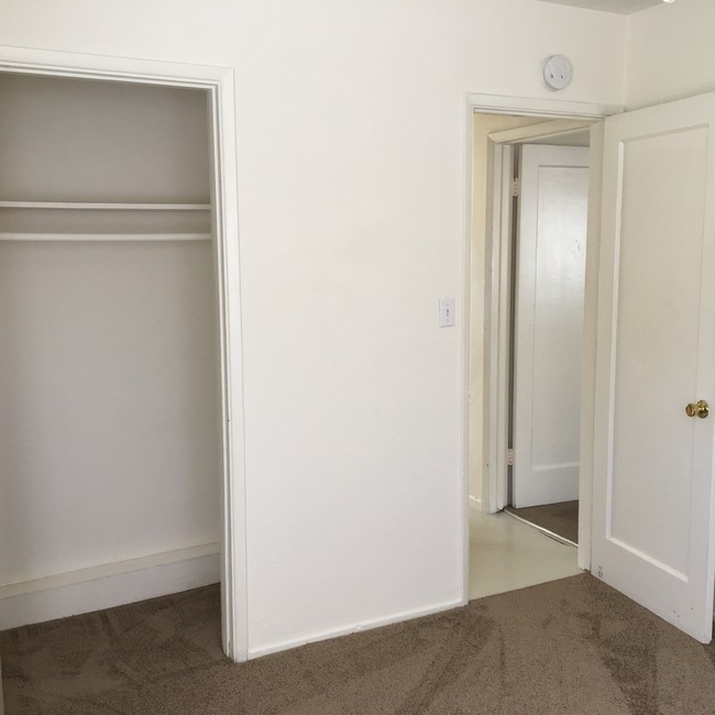 Building Photo - 4117 1/2 Ingraham St.