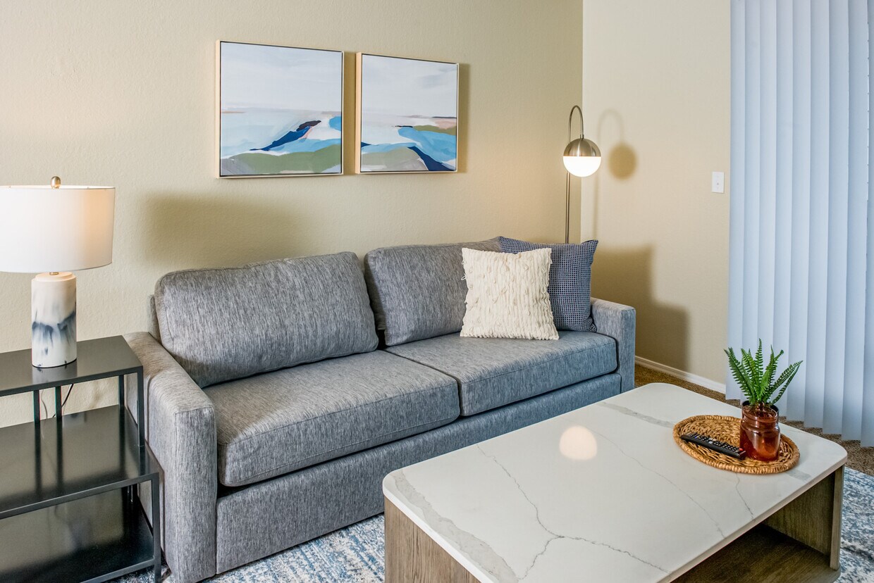 Foto principal - 2700 W Powell Blvd