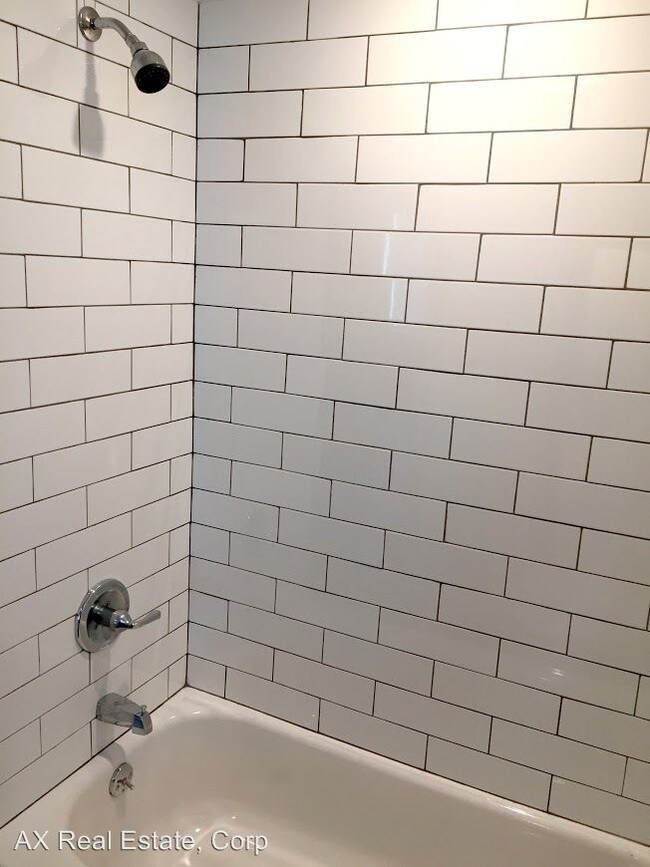 Building Photo - 370 Warburton Ave