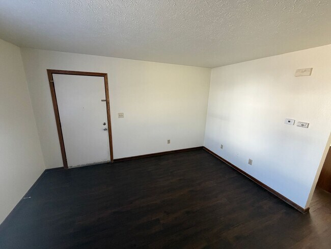 Foto del edificio - 519-C S Silverwood Lane