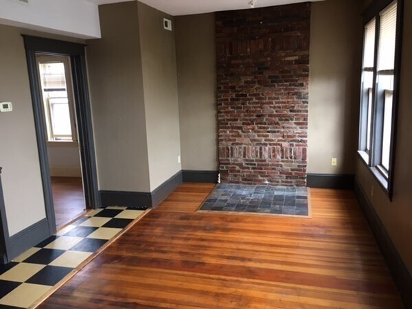 Building Photo - 44 Pingree St