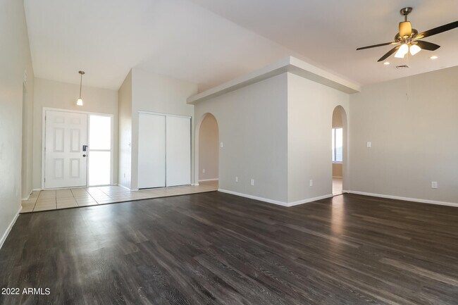 Building Photo - 7620 W Desert Cove Ave