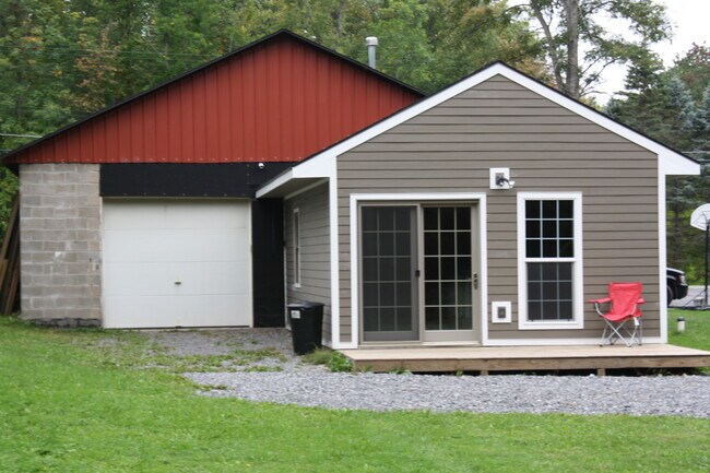 Building Photo - 8876 Oswego Rd