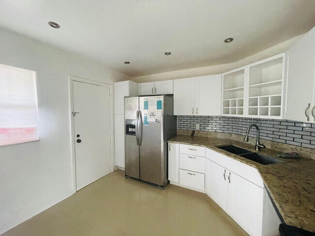 Foto del edificio - 6300 S Falls Cir Dr