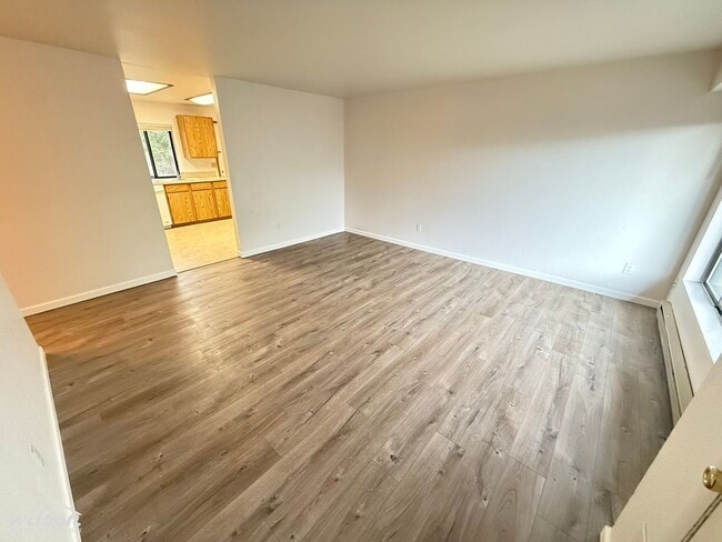Building Photo - 1206 Voelker Ave