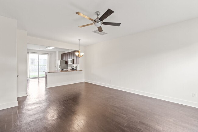 Foto del edificio - 2 Bedroom Townhome in Brightwalk!