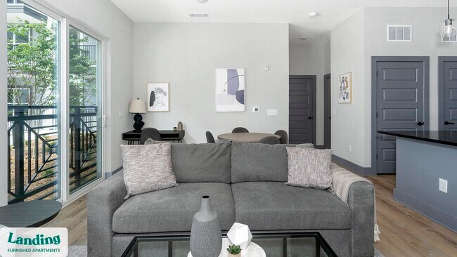 Foto del edificio - 14041 Hyatt Rd