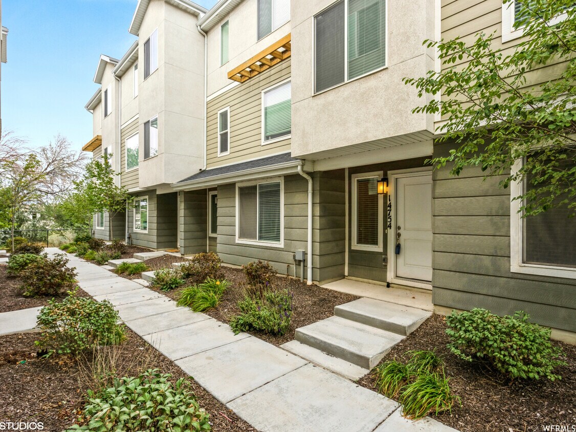 Primary Photo - 14754 S Rising Star Ln