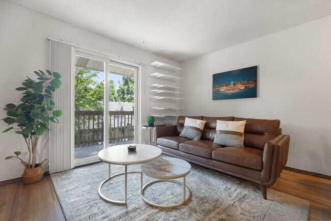 Building Photo - 2601 University Ave