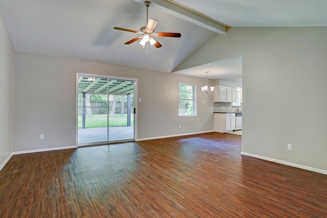 Building Photo - 6015 Dawnridge Dr