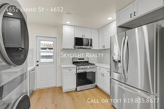 Building Photo - 4652 Idaho St